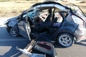 Çanakkale’de takla atıp, 100 metre sürüklenen otomobilin sürücüsü ağır yaralandı