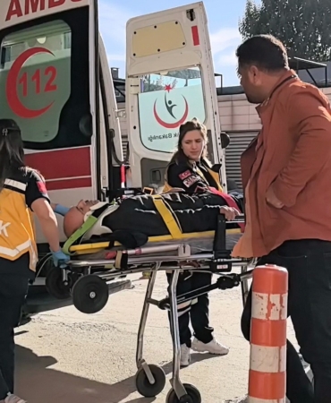Çatıdan düşen elektrik teknikeri yaralandı