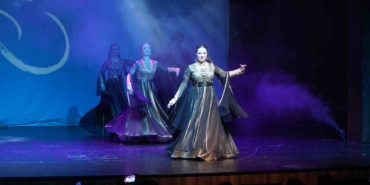 Çerkeslerin kültürü sahneye taşındı