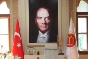 CHP’li başkanın Bilecik’te durmadığını iddia ederek boş koltuklu makam odasının fotoğrafını paylaştı