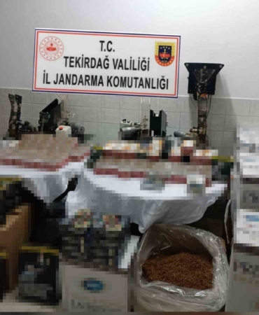 Çorlu’da kaçak tütün ve sigara dolum makineleri ele geçirildi