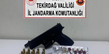 Çorlu’da uyuşturucu operasyonunda hap ve silah ele geçirildi