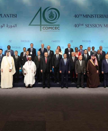 Cumhurbaşkanı Erdoğan, 40. İSEDAK Toplantısı’nda aile fotoğrafı çekimine katıldı