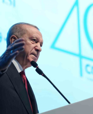 Cumhurbaşkanı Erdoğan: "İslam coğrafyalarında yaşanan acılardan daha acı olan, Müslümanlar arasındaki anlamsız ihtilaflardır"