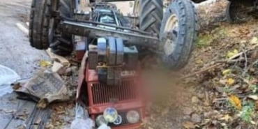 Devrilen traktörün altında kalan genç hayatını kaybetti