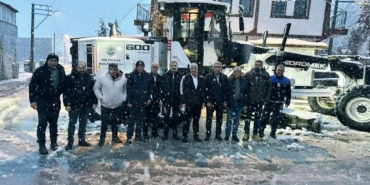 Dilovası’nda karla mücadele sürüyor