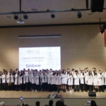 Diş hekimliği öğrencileri önlüklerini giydi