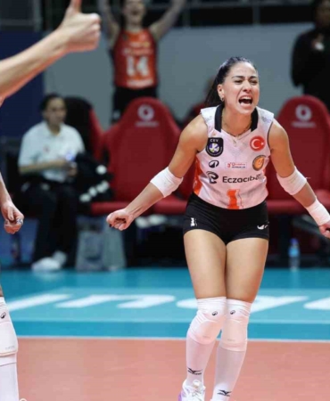 Eczacıbaşı Dynavit, CEV Şampiyonlar Ligi’ne galibiyetle başladı