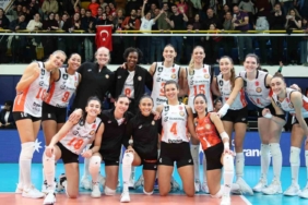 Eczacıbaşı Dynavit, Paris’ten galibiyetle dönüyor