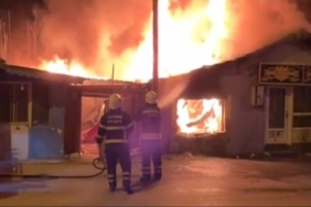 Edirne’de iş yeri alevlere teslim oldu