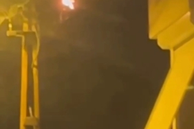 Elektrik direğinde çıkan yangın korkuttu