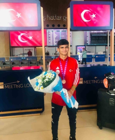 Emirhan Bulut dünya 3’üncüsü oldu