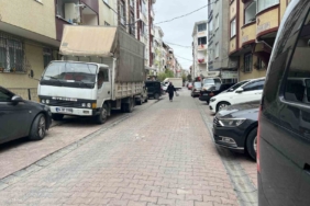 Esenyurt’ta iki komşu arasında park yeri kavgası: Demir çubukla aracın camlarını kırdı