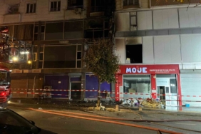 Esenyurt’ta tekstil atölyesinde yangın: Dumandan etkilenen şahsa dakikalarca kalp masajı yapıldı