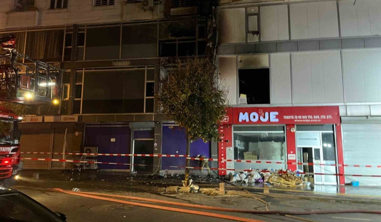 Esenyurt’ta tekstil atölyesinde yangın: Dumandan etkilenen şahsa dakikalarca kalp masajı yapıldı