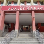 Eşinin yasak aşkını 8 yerinden bıçaklayan sanığa 3 yıl hapis