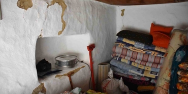 Evi çökmek üzere olan kimsesiz kadına destek