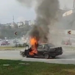 Eyüpsultan’da hareket halindeki Fiat Tofaş araç alev alev yandı