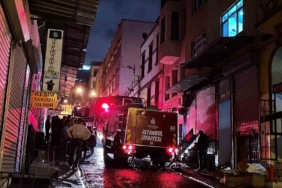 Fatih’te ayakkabı imalathanesinde korkutan yangın