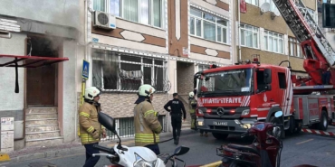 Fatih’te bir apartmanda yangın çıktı: 5 kişi mahsur kaldı
