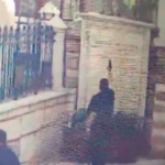 Fatih’te cami avlusunda havaya ateş açan şüpheli tutuklandı