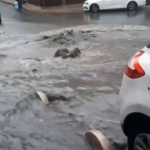 Fatih’te sağanak yağış başladı, Bayrampaşa’da rögar taştı