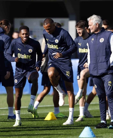 Fenerbahçe’nin AZ Alkmaar maçı kamp kadrosu açıklandı
