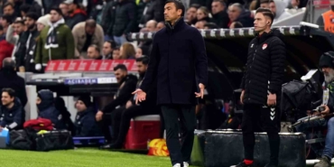 Giovanni van Bronckhorst, yerli oyuncuları tercih etmiyor