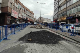 Güngören’de çöken yol hala trafiğe açılmadı, esnaf mağdur oldu