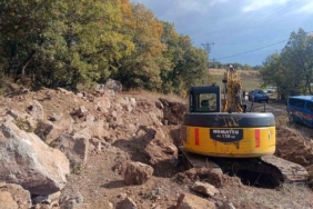 Güpegündüz iş makinaları ile define avına jandarmadan suçüstü: 4 gözaltı