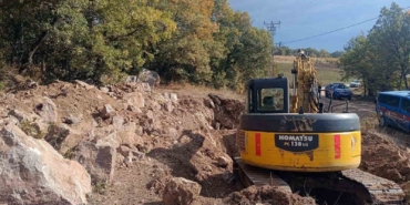 Güpegündüz iş makinaları ile define avına jandarmadan suçüstü: 4 gözaltı