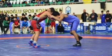 Güreş minderinde Bursa fırtınası