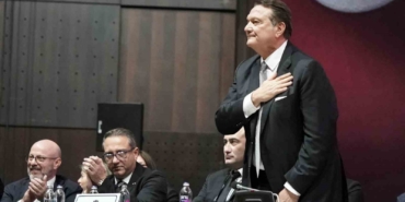Hasan Arat, Beşiktaş Kulübü başkanlığından istifa etti