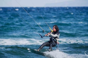 Havada rüzgara, denizde dalgalara karşı meydan okuyorlar