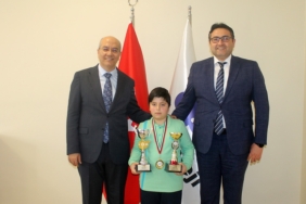 İhlas Koleji öğrencisi Türkiye Beyin Olimpiyatları’nda birinci oldu