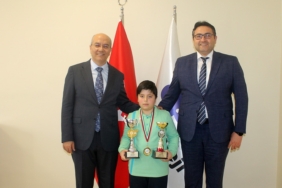 İhlas Koleji öğrencisi, Türkiye Beyin Olimpiyatlarında Türkiye birincisi oldu