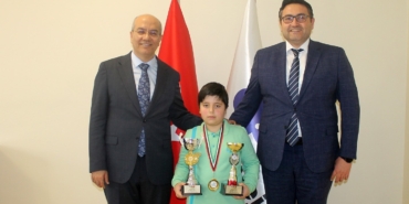 İhlas Koleji öğrencisi, Türkiye Beyin Olimpiyatlarında Türkiye birincisi oldu