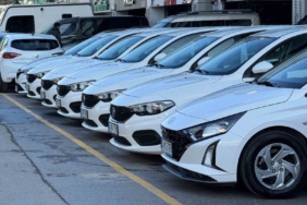 İkinci el araç piyasasında yıl sonu hareketliliği yaşanırken, fiyatlar sabit kaldı