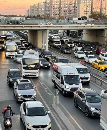 İstanbul trafiğinde ’ara tatil’ yoğunluğu
