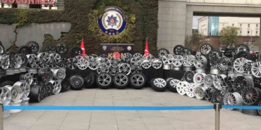 İstanbul’da 30 milyon liralık kaçakçılık operasyonu: Yüzlerce tekerlek ve jant ele geçirildi