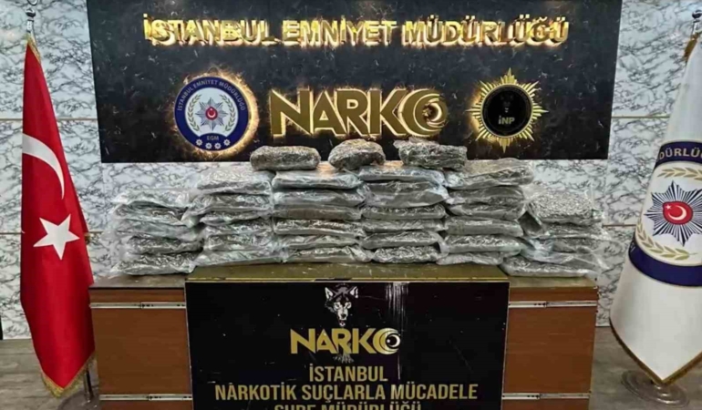 İstanbul’da ele geçirilen tonlarca uyuşturucunun sergisi yapıldı