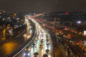 İstanbul’da yağışla birlikte trafik yoğunluğu yüzde 90’a yaklaştı