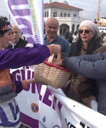 Kadıköy’de Ordu Günleri tanıtımında tonlarca fındık dağıtıldı