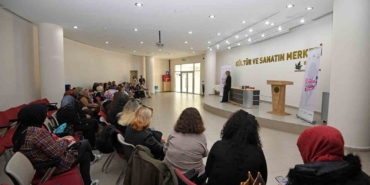 Kadın yazarlar ile kadın kitapseverler Osmangazi’de buluşuyor