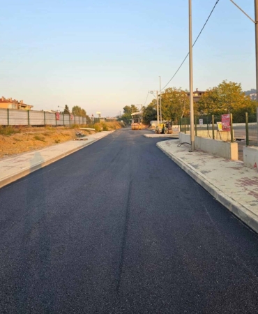Karamürsel’in yeni otogarına asfalt serildi