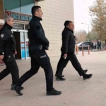 Karısını öldürdü, çatıya çıktı...Gözyaşlarıyla teslim oldu