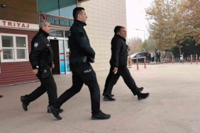 Karısını öldürdü, çatıya çıktı...Gözyaşlarıyla teslim oldu