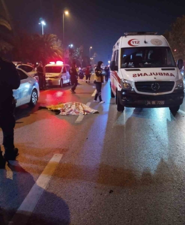 Kartal’da hızını alamayan otomobil yayaya çarptı: 1 ölü