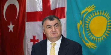 Kassanov’dan iktidar partisine tebrik mesajı