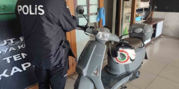 Keşan’daki kazada sürücü kask sayesinde kazayı hafif sıyrıklarla atlattı